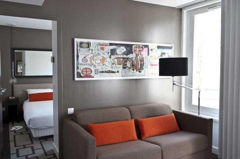 Adagio Centre 3*