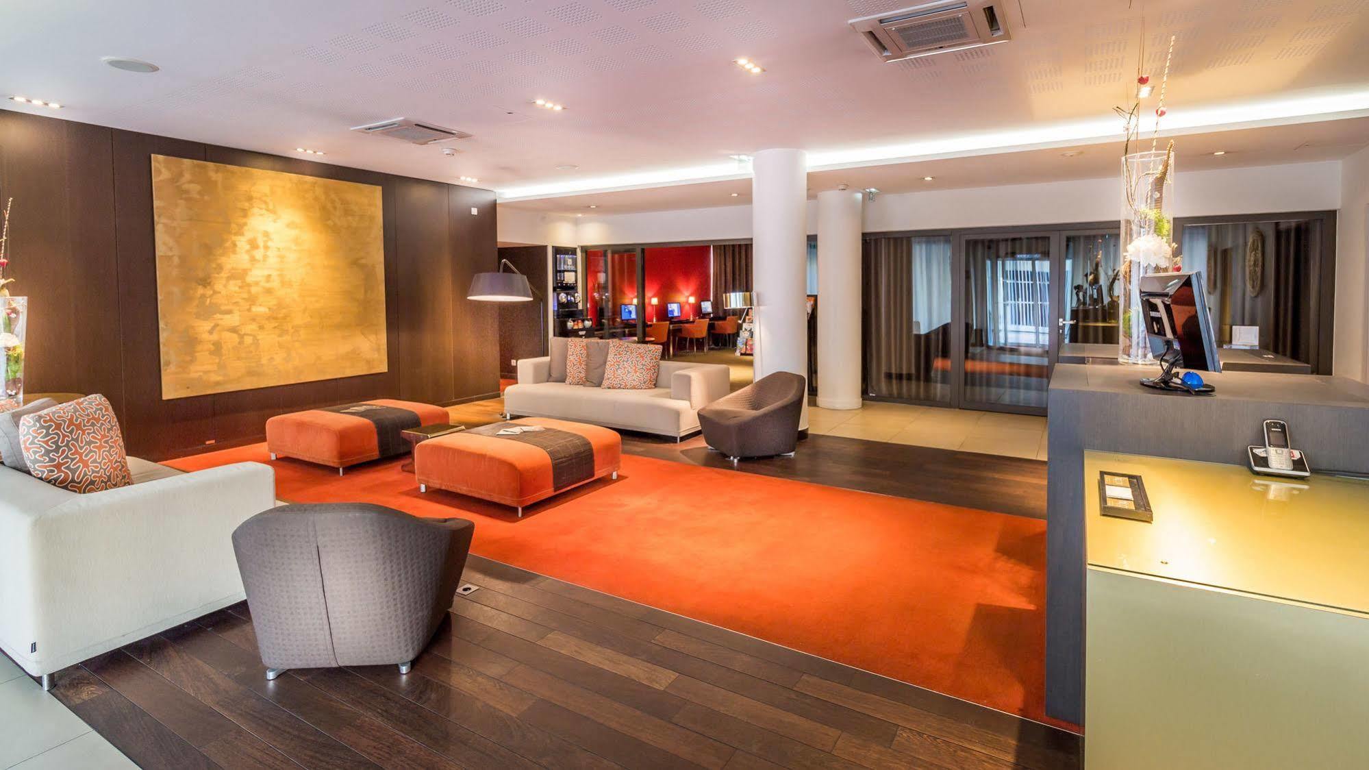 Adagio Centre